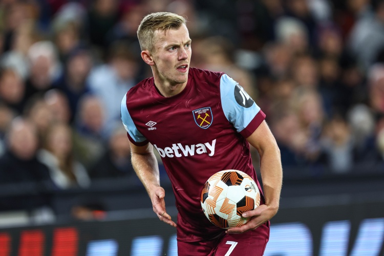 TA：西汉姆中场沃德·普劳斯即将租借加盟伯恩利，已获准接受体检