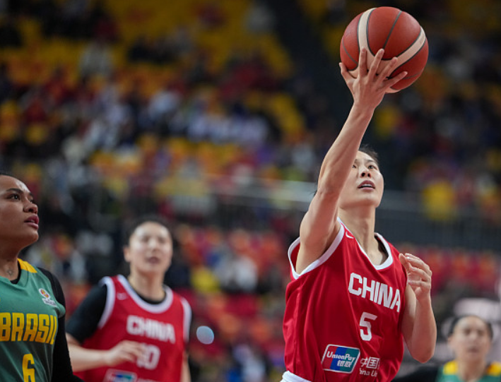 竞技宝-泪目！中国女篮30岁王牌轰21+3拒绝逆转：宫鲁鸣幸亏带了她